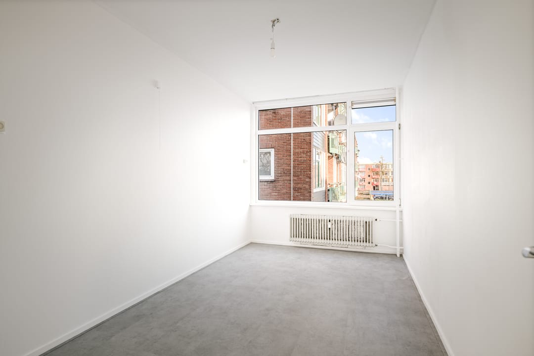 Photo 7 of Roerstraat 1