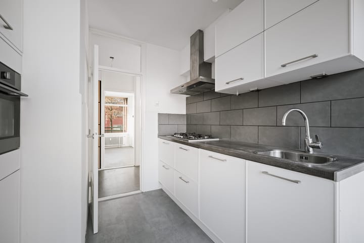 Photo 3 of Roerstraat 1