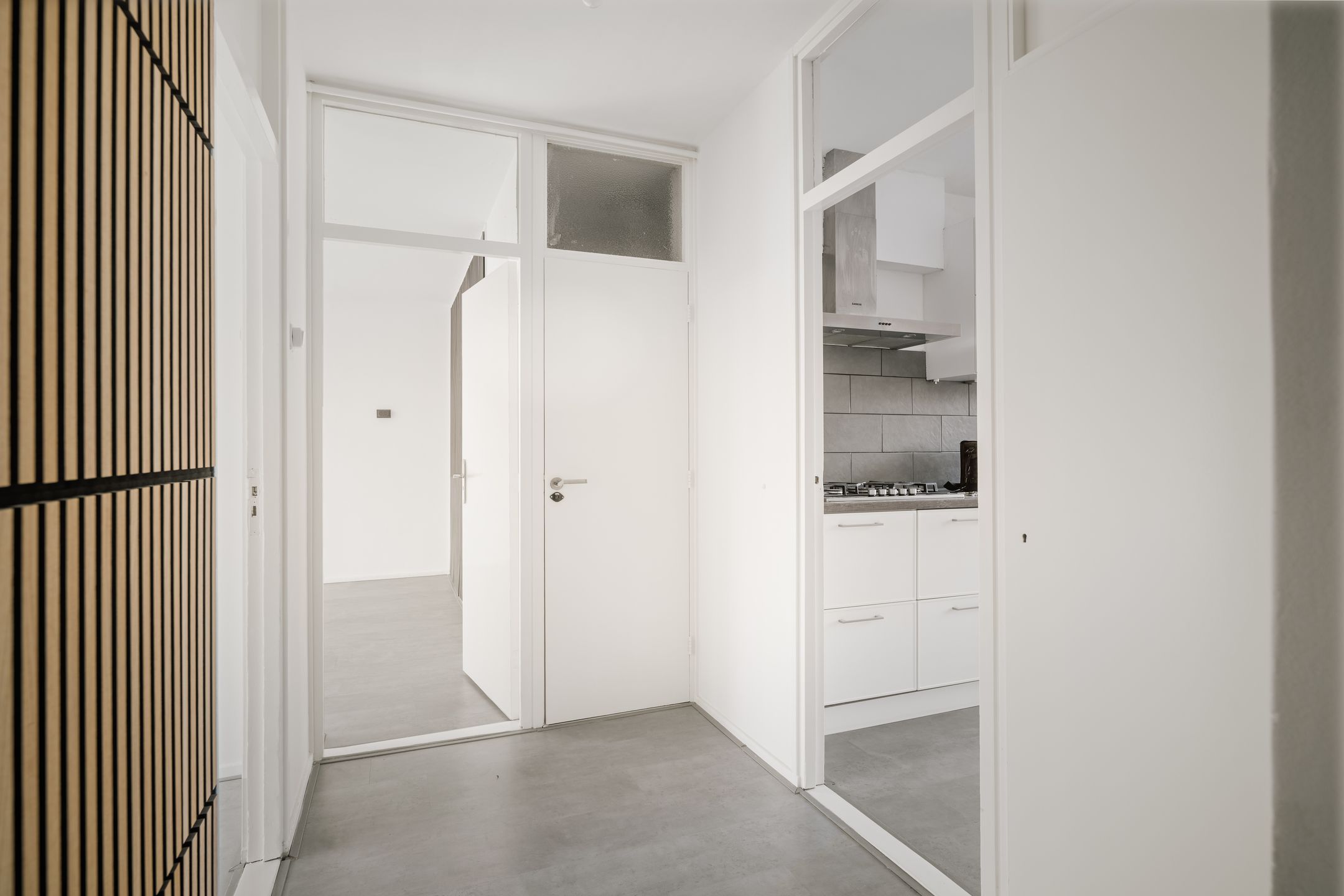 Photo 18 of Roerstraat 1