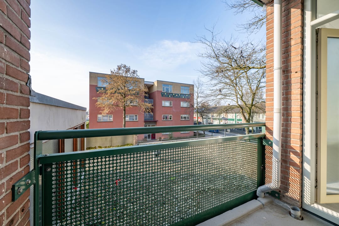 Photo 17 of Roerstraat 1