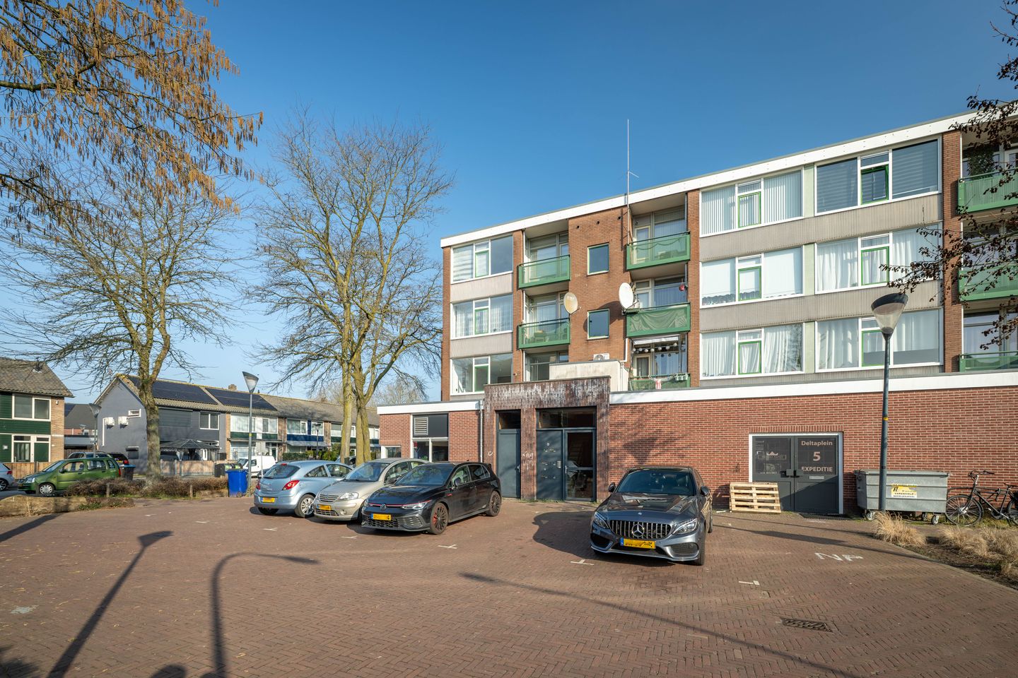 Photo 19 of Roerstraat 1