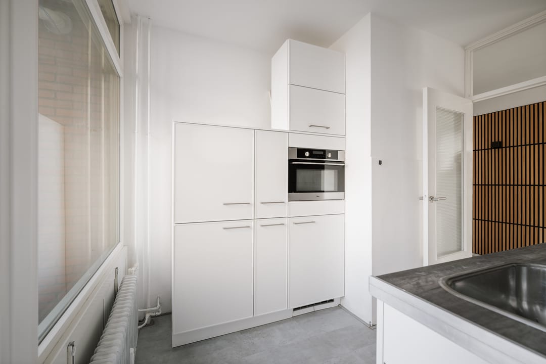 Photo 11 of Roerstraat 1