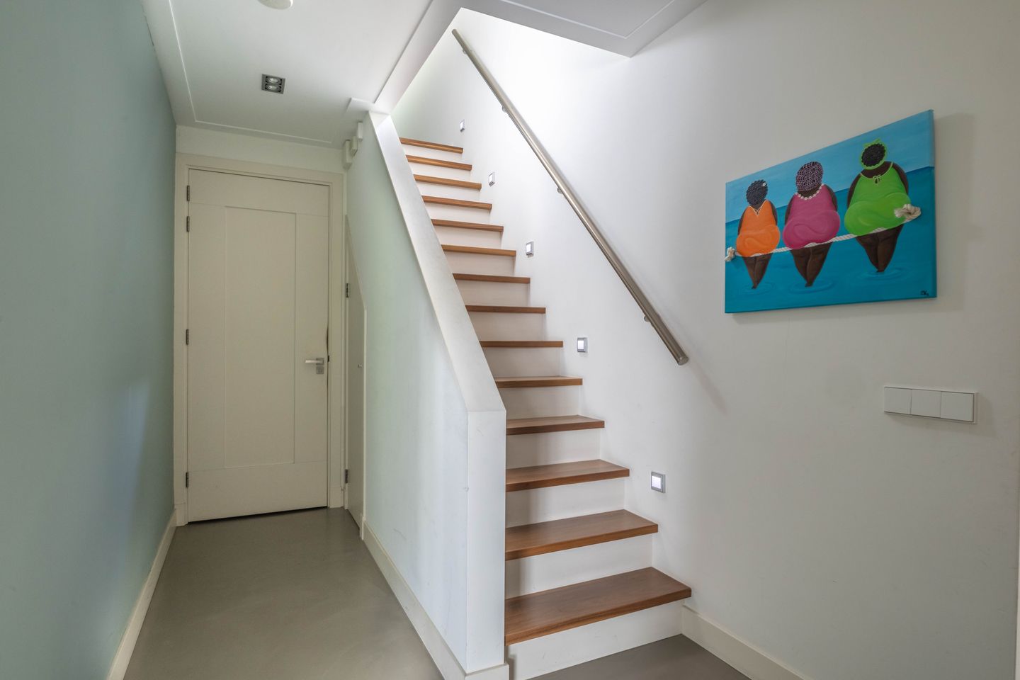 Extended characteristic 1930s semi-detached villa with private driveway and deep garden in Badhoevedorp — 13