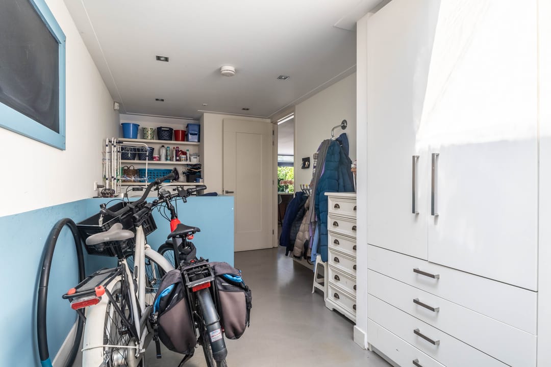 Extended characteristic 1930s semi-detached villa with private driveway and deep garden in Badhoevedorp — 30
