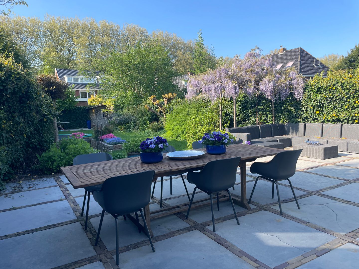 Extended characteristic 1930s semi-detached villa with private driveway and deep garden in Badhoevedorp — 34