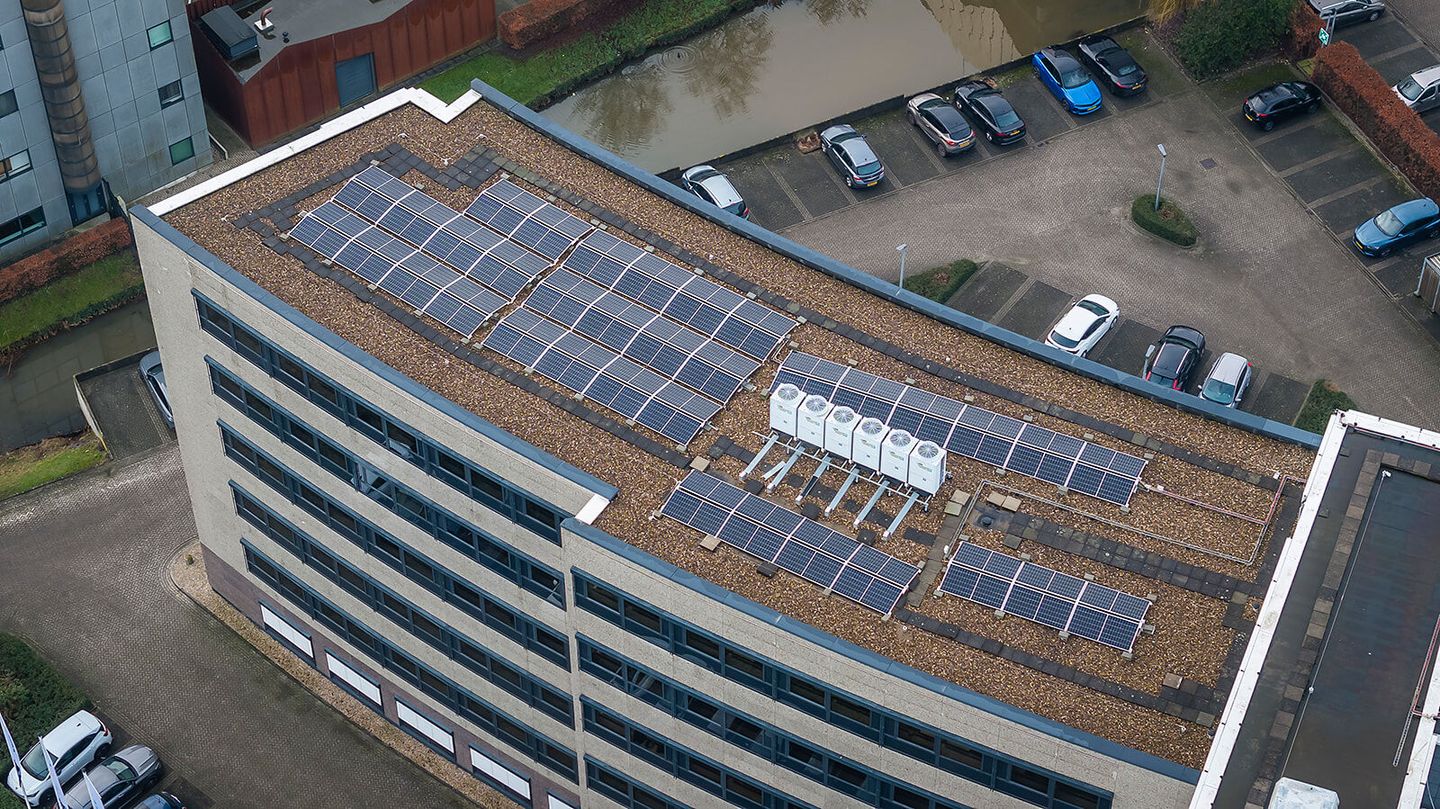 Bekijk foto 3 van Pettelaarpark 110