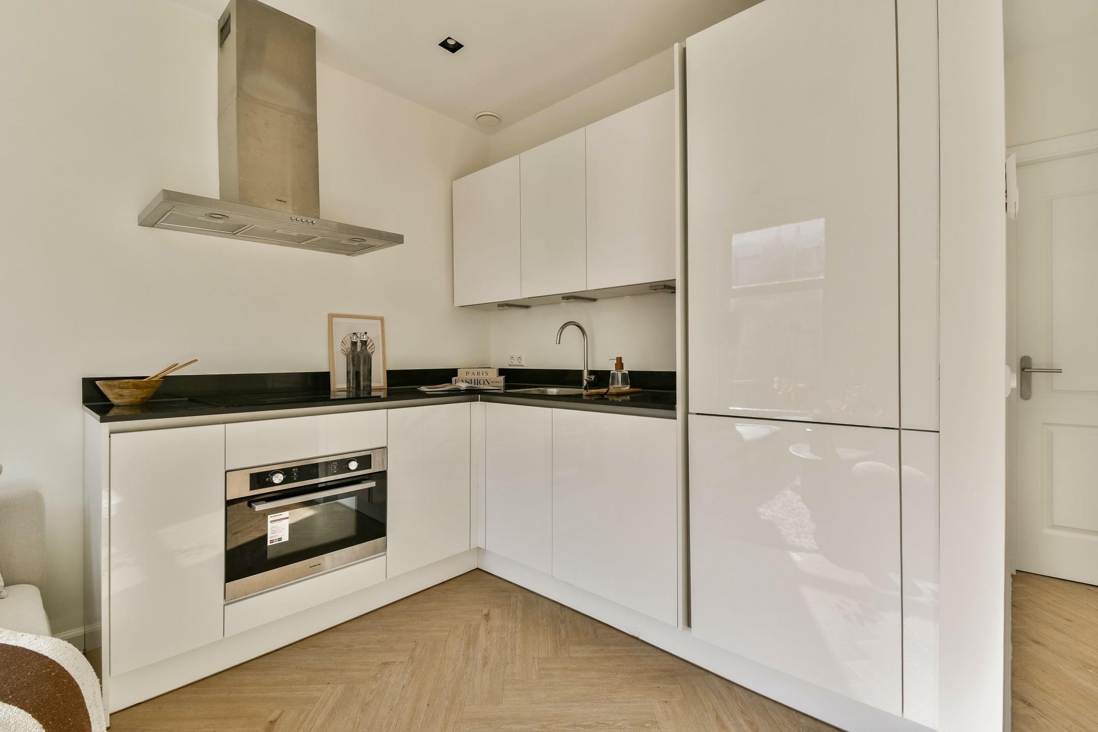 Photo 6 of Van Hogendorpstraat 166-2