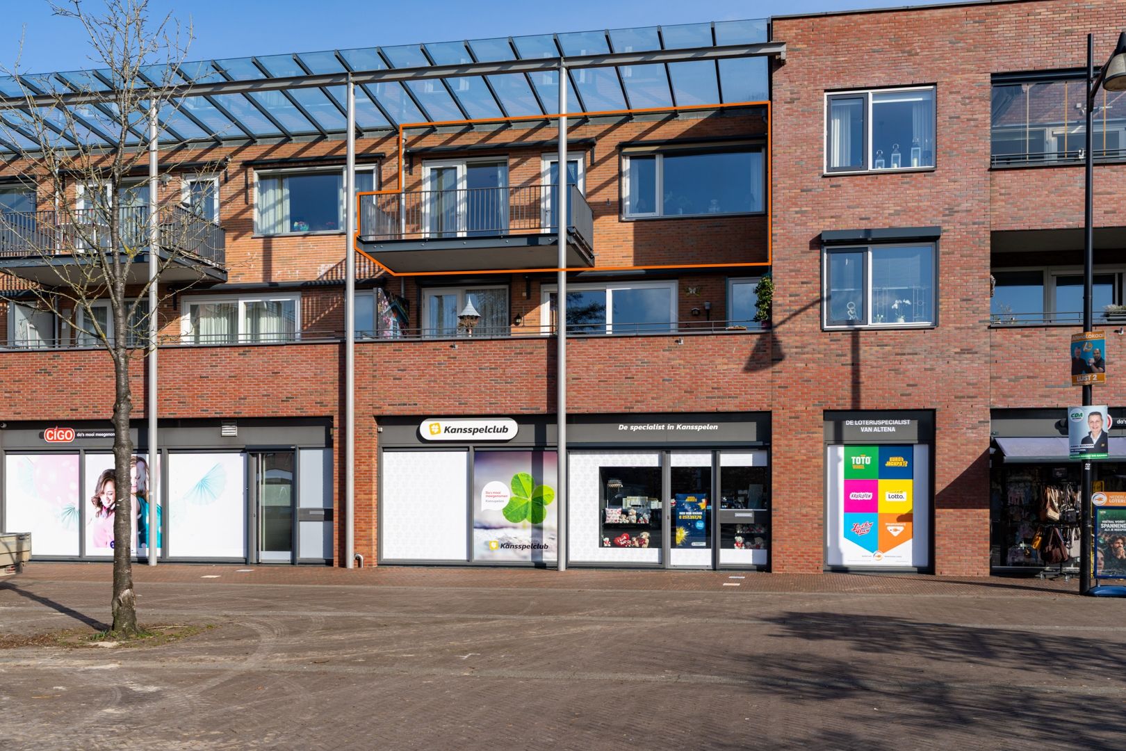 Buying a house in The Netherlands., Markt 63