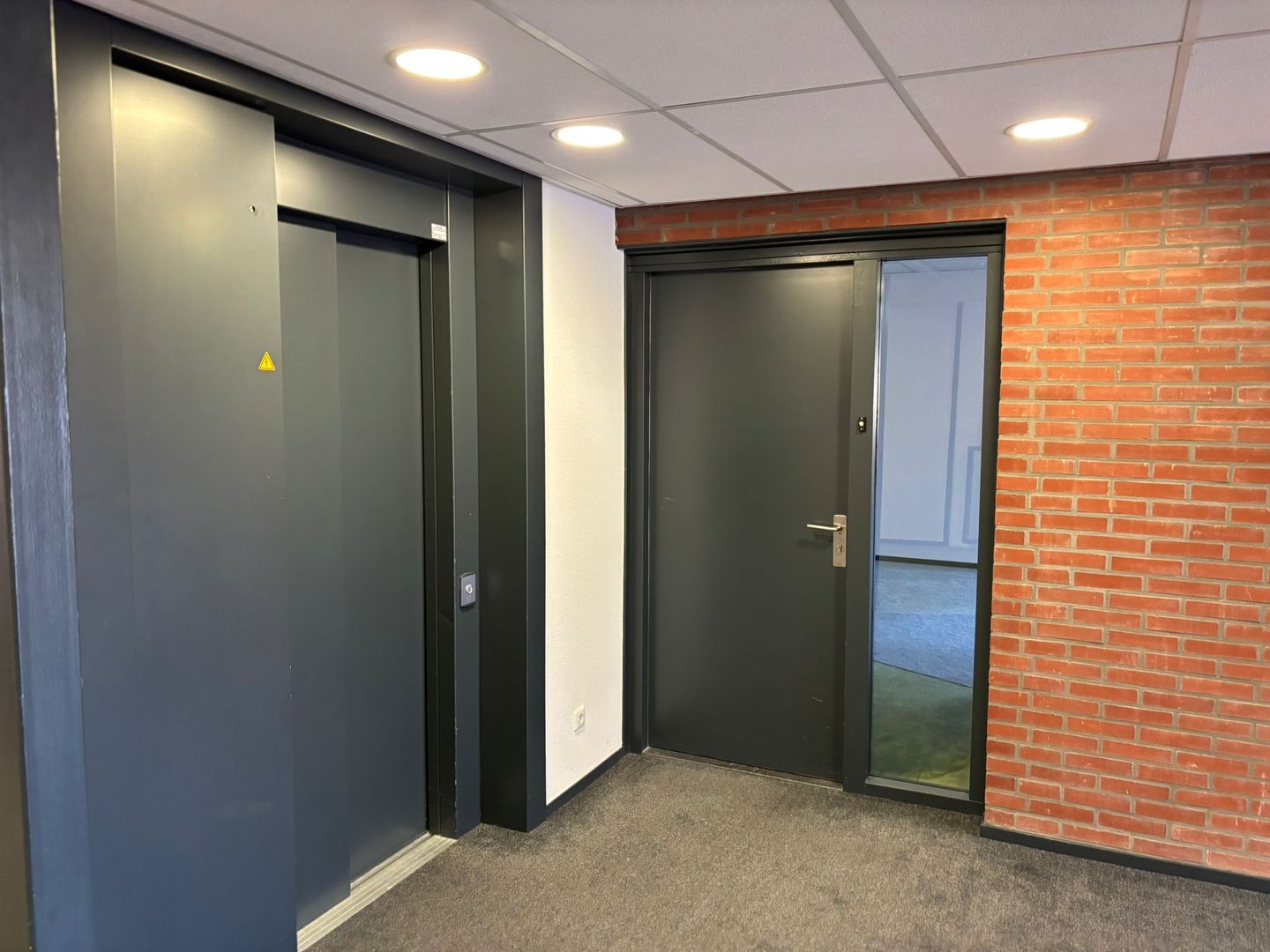 Bekijk foto 2 van Koopmanslaan 27