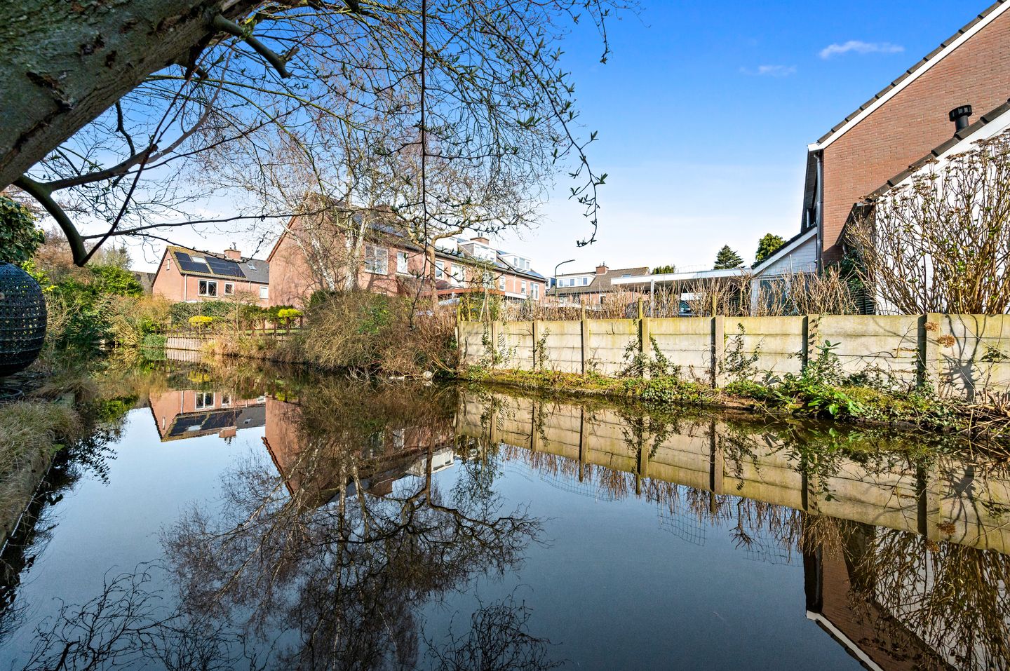 Ground Floor Apartment with Front and Back Garden — 29