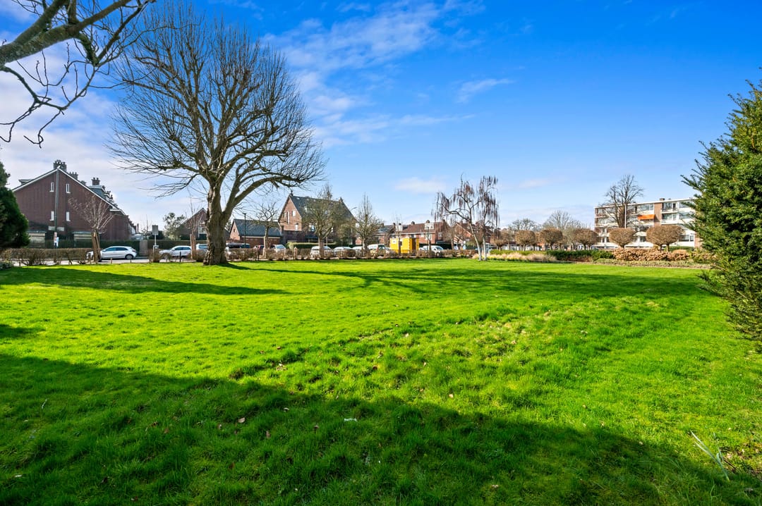 Ground Floor Apartment with Front and Back Garden — 31