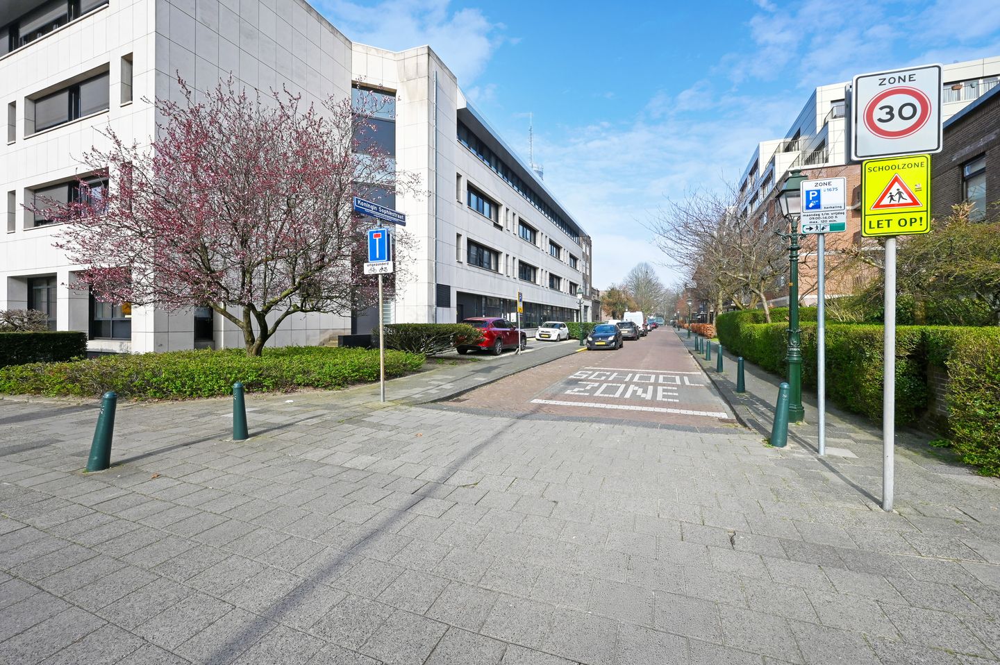 Photo 25 of Koningin Sophiestraat 246
