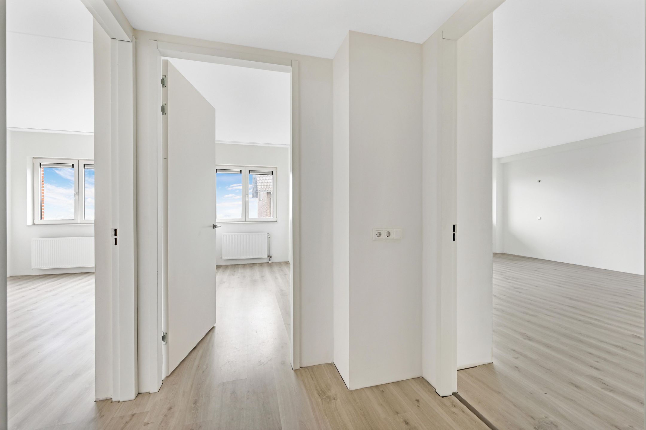 Spacious 3-Room Apartment with Balcony in Popular Bezuidenhout — 12