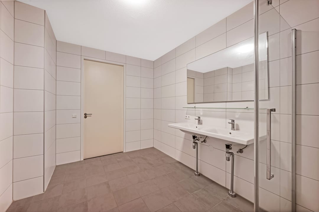 Spacious 3-Room Apartment with Balcony in Popular Bezuidenhout — 13