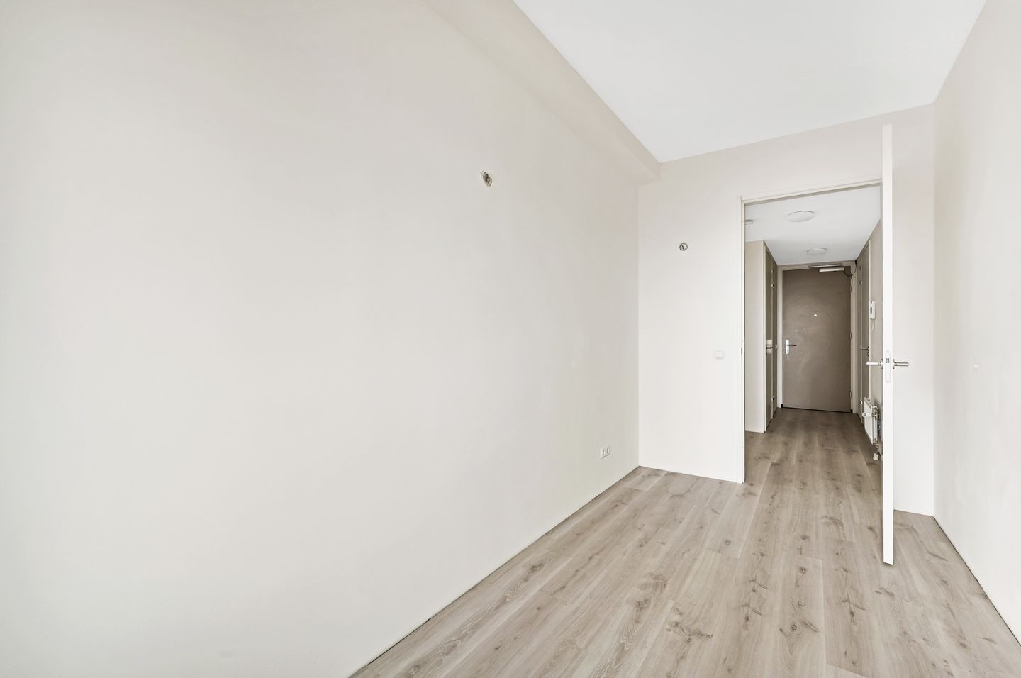 Spacious 3-Room Apartment with Balcony in Popular Bezuidenhout — 16