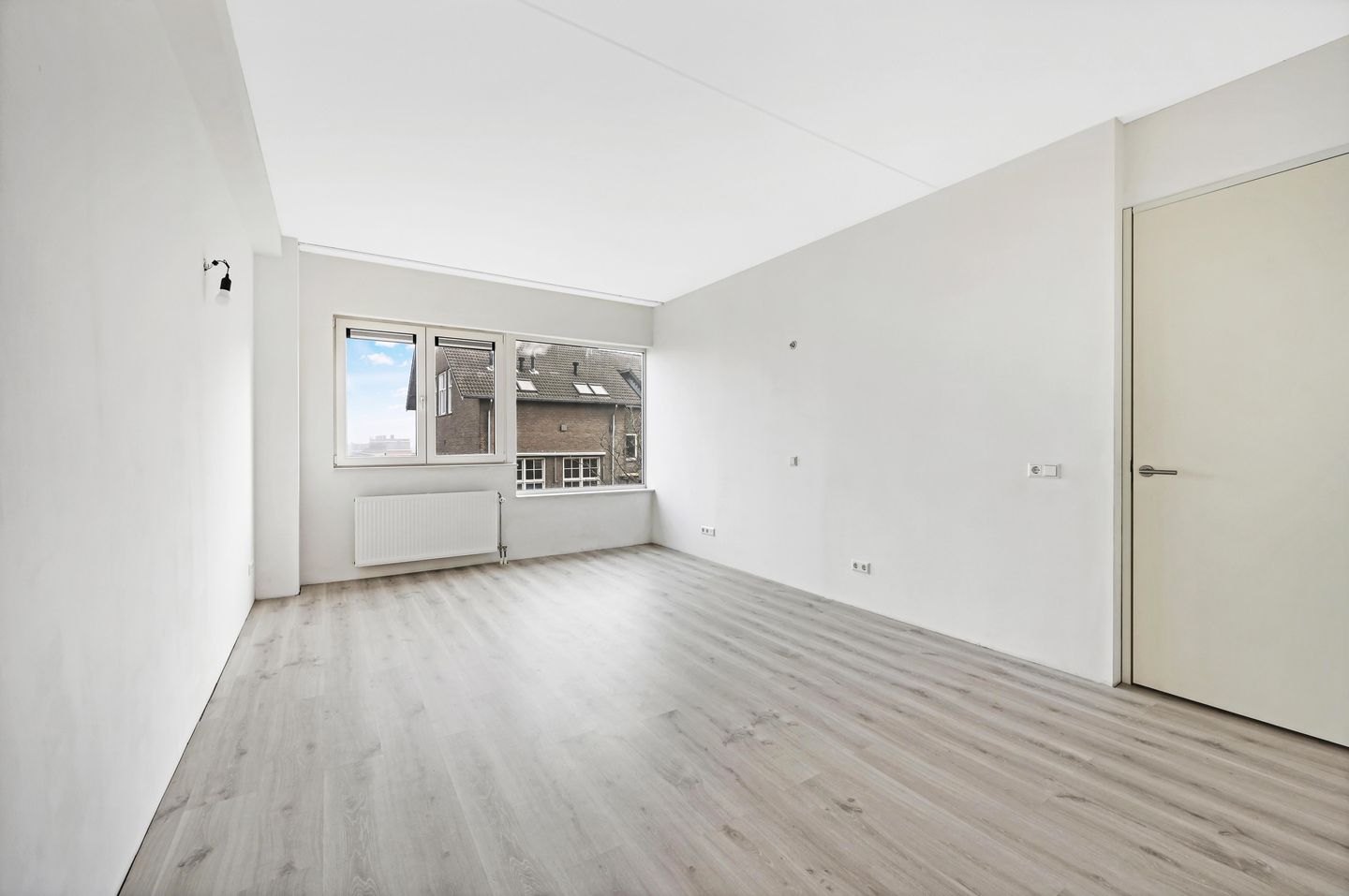 Spacious 3-Room Apartment with Balcony in Popular Bezuidenhout — 17