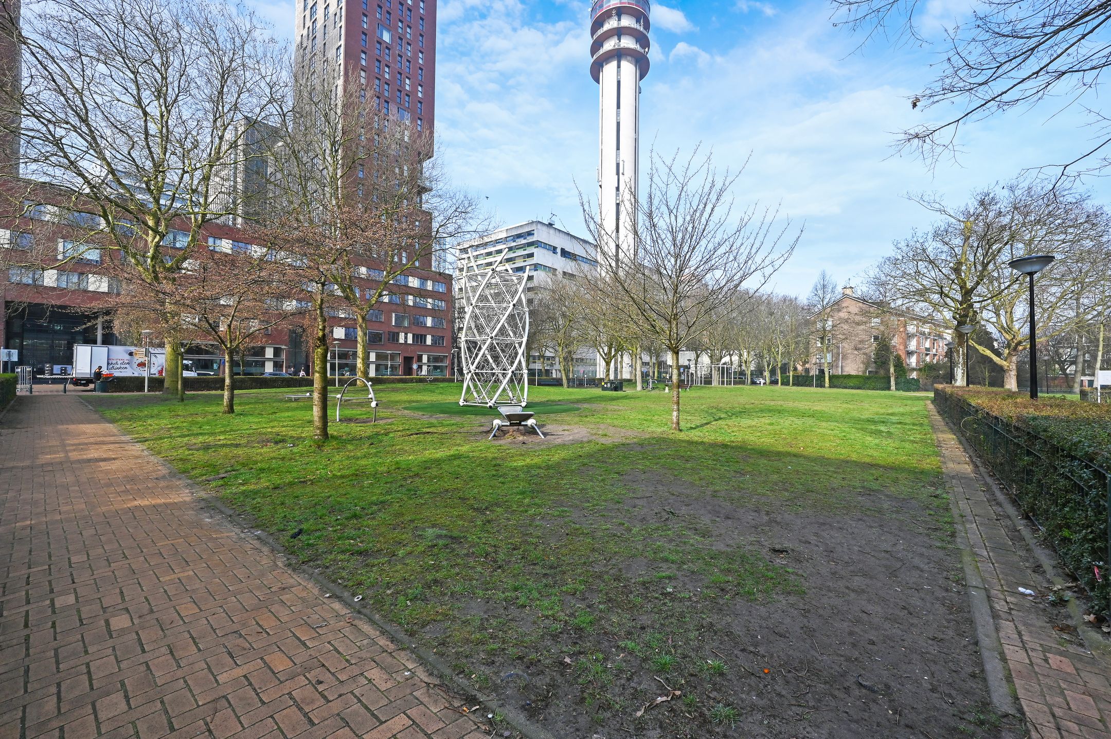 Spacious 3-Room Apartment with Balcony in Popular Bezuidenhout — 21