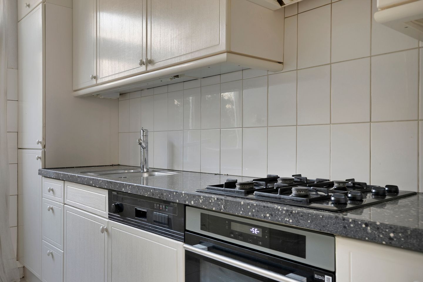 Photo 10 of Kamperfoeliestraat 42