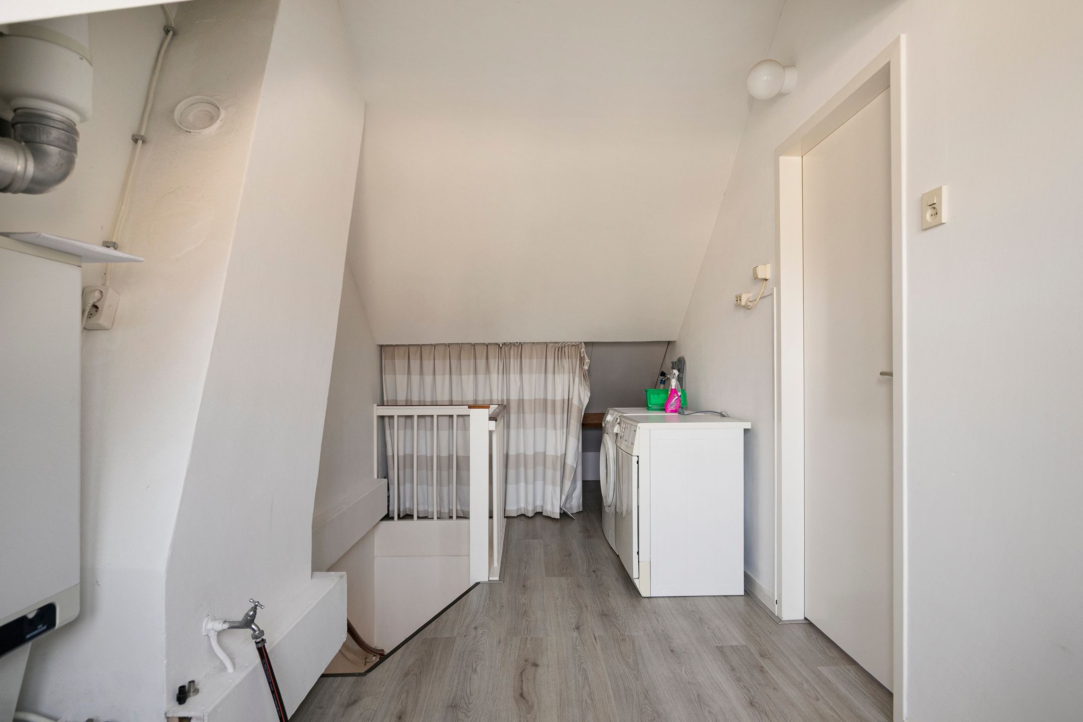 Photo 21 of Kamperfoeliestraat 42