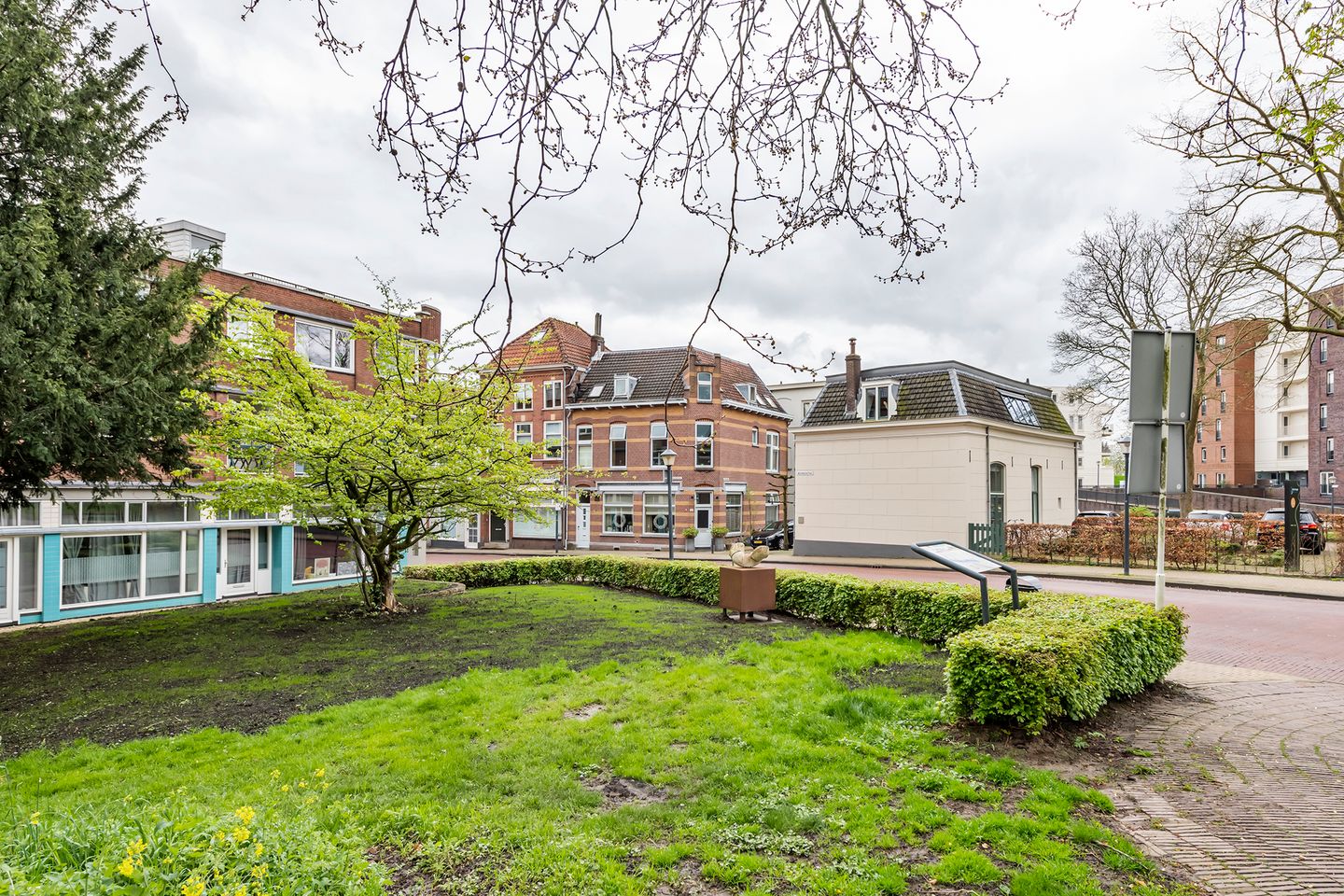 View photo 2 of Westwagenstraat 115-117