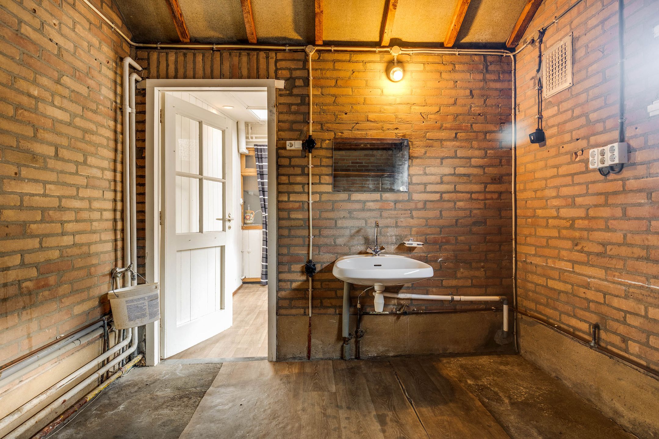 Photo 24 of Vroenhofstraat 6