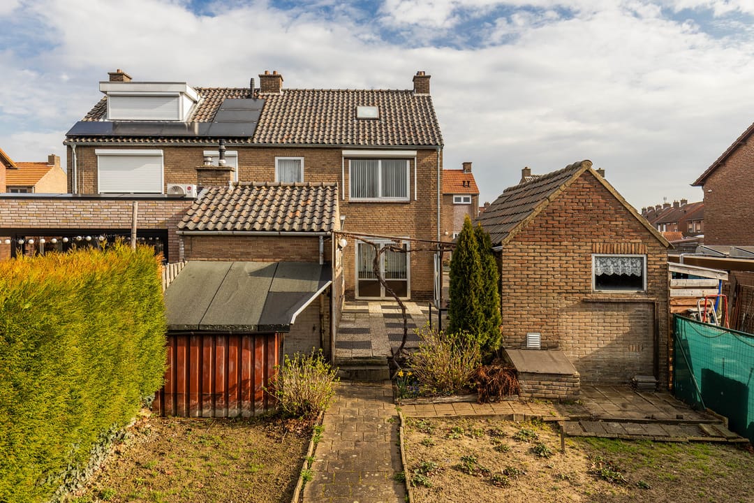 Photo 38 of Vroenhofstraat 6