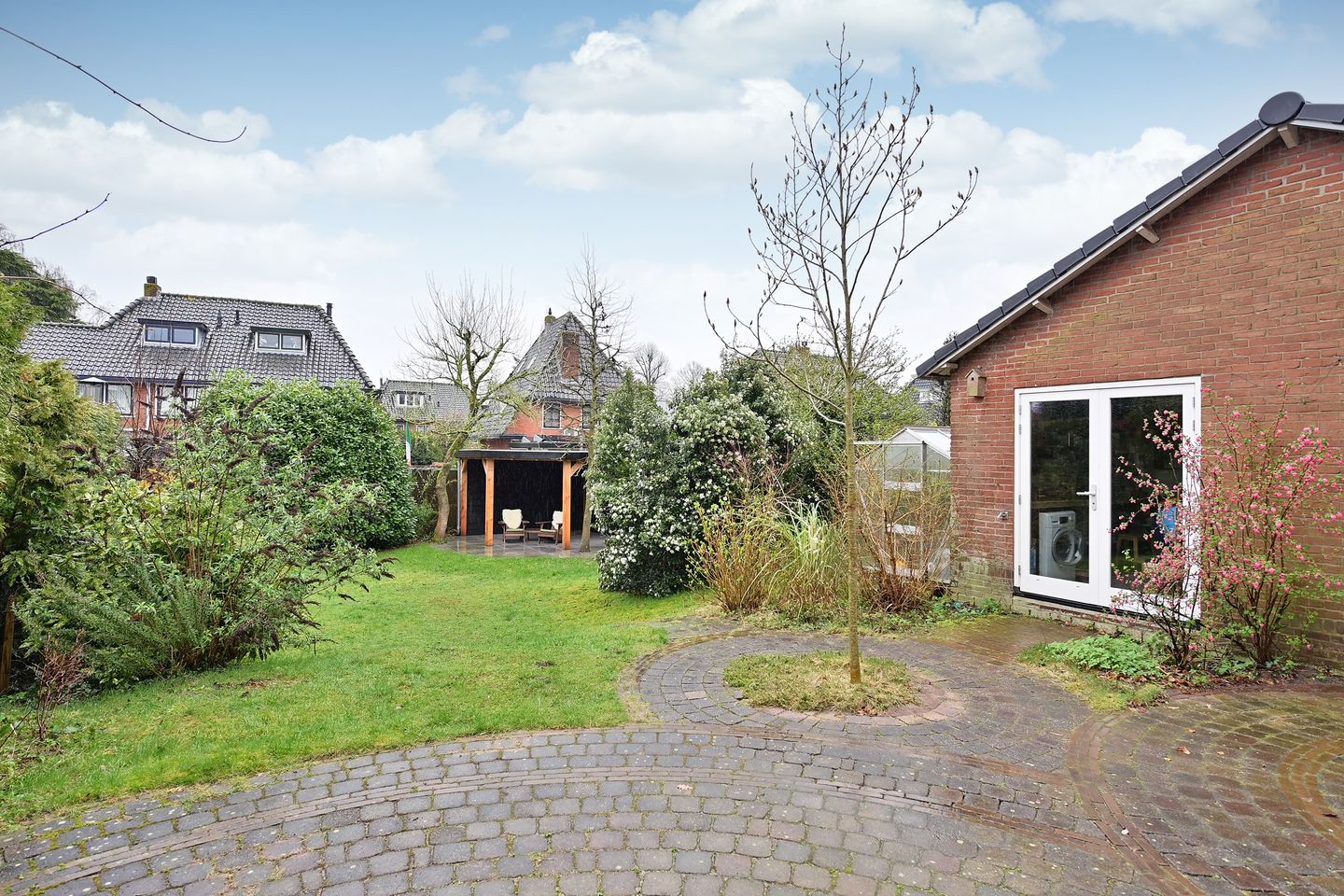 Photo 4 of Middelwijkstraat 39