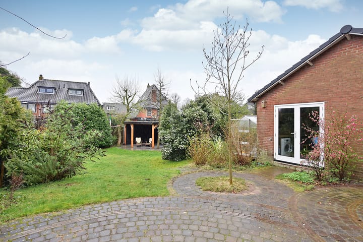 Photo 4 of Middelwijkstraat 39