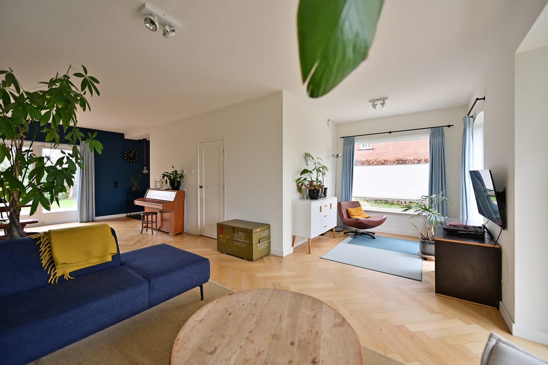 Photo 11 of Middelwijkstraat 39