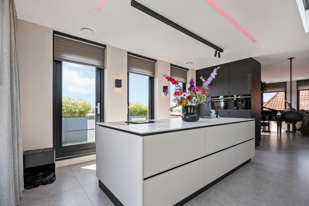Luxury Penthouse in Echt Center with 92 m² Terrace — 15
