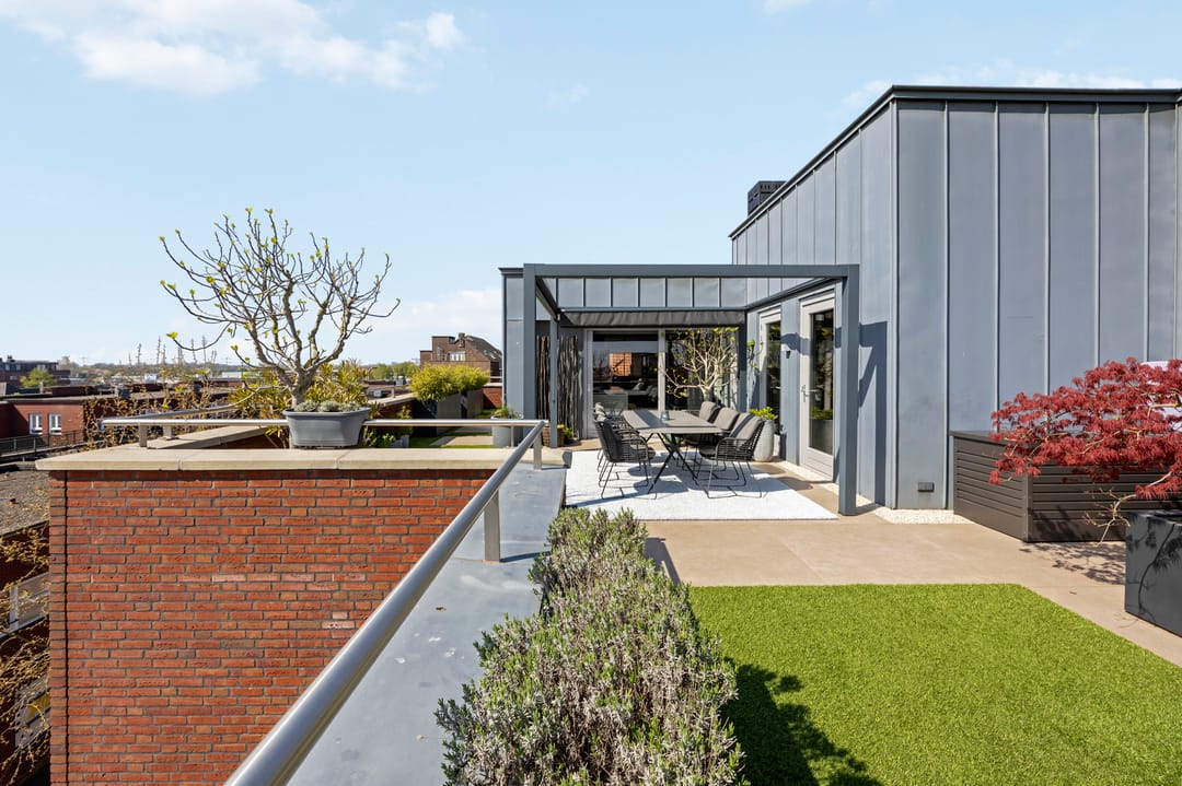 Luxury Penthouse in Echt Center with 92 m² Terrace — 50