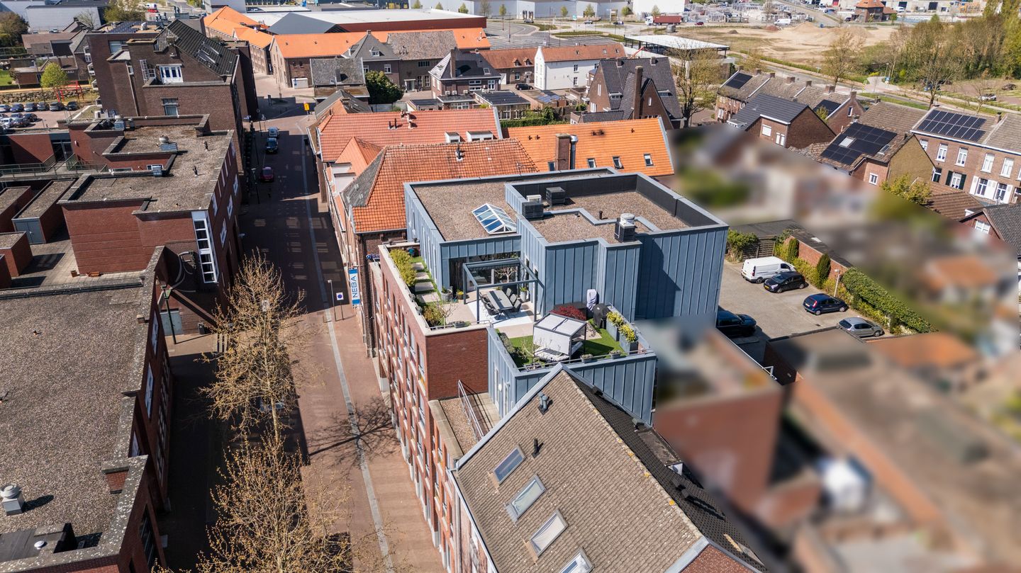 Luxury Penthouse in Echt Center with 92 m² Terrace — 53