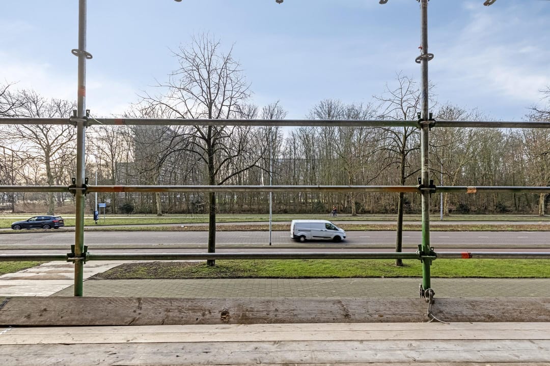 Photo 16 of Edmond Hellenraadstraat 40