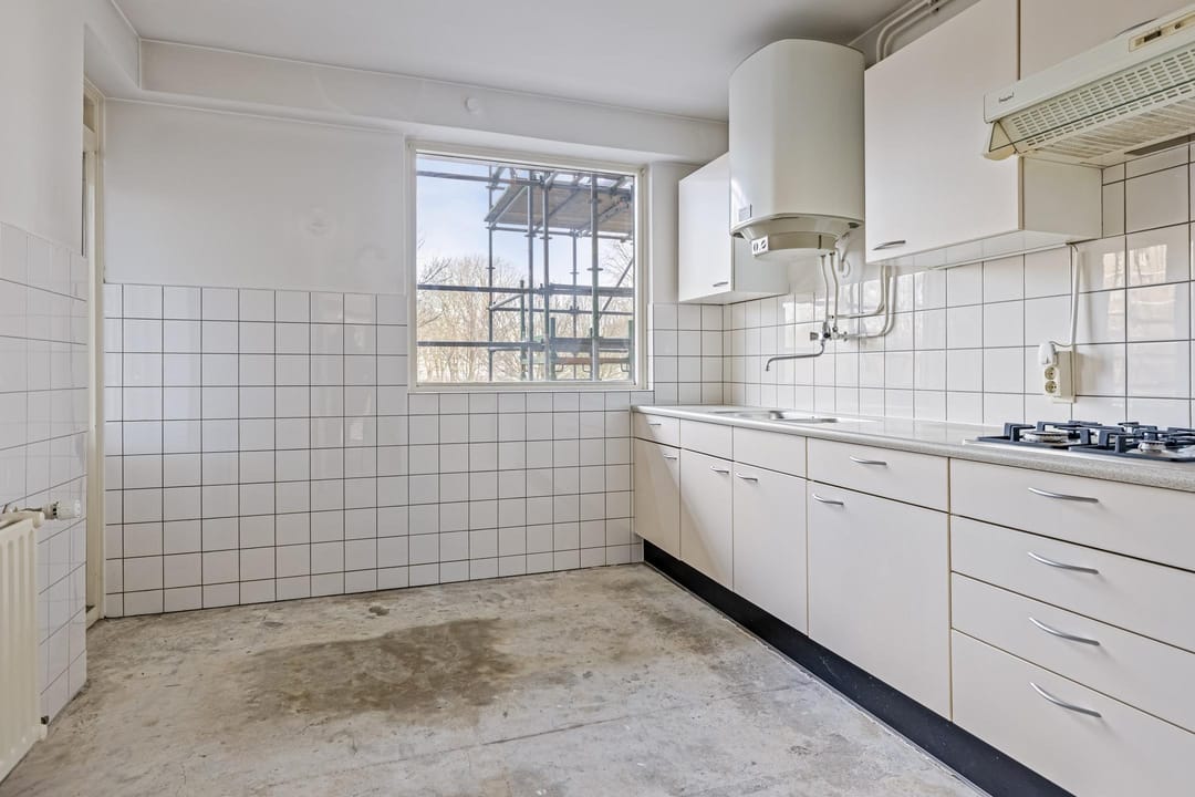 Photo 17 of Edmond Hellenraadstraat 40