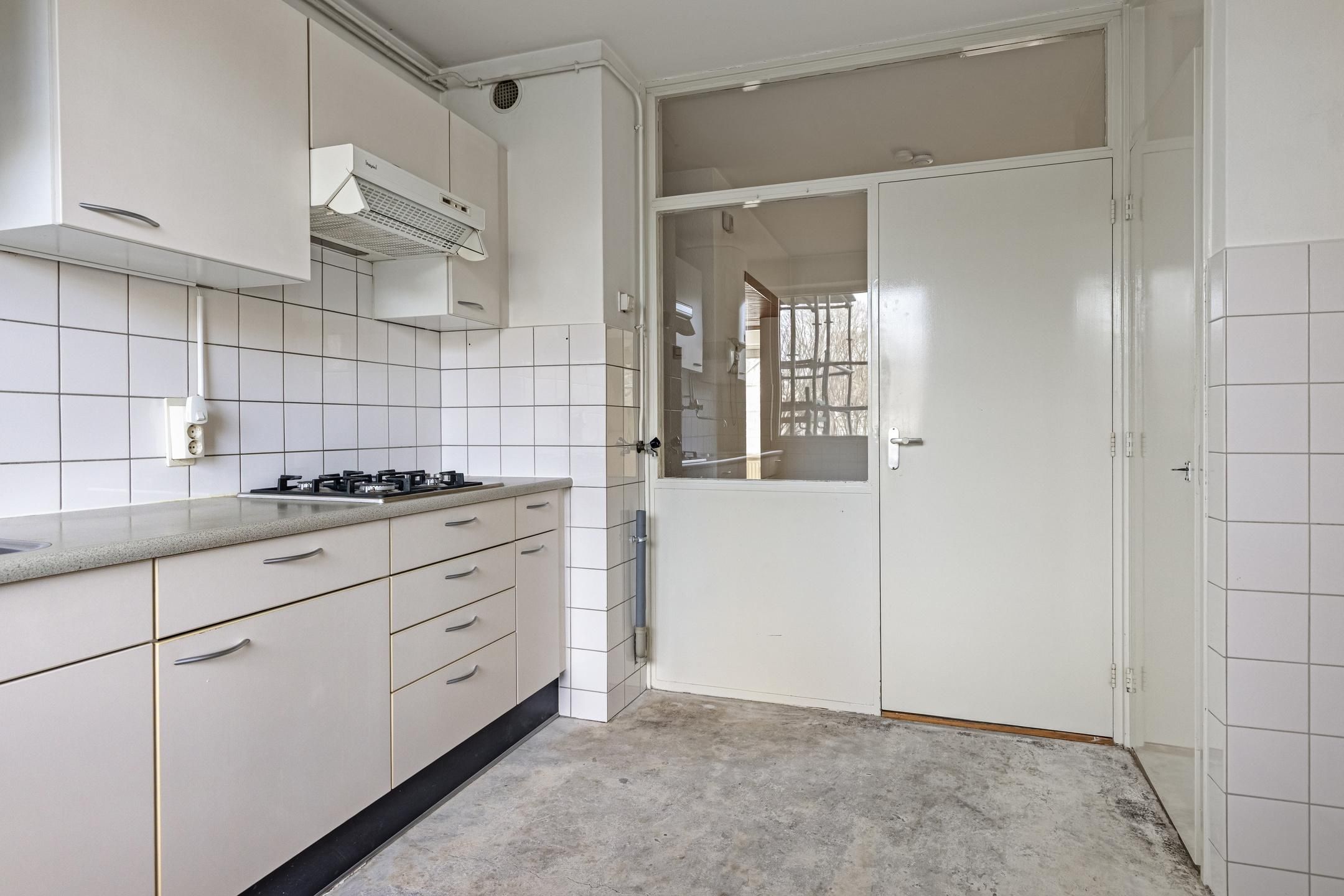 Photo 18 of Edmond Hellenraadstraat 40