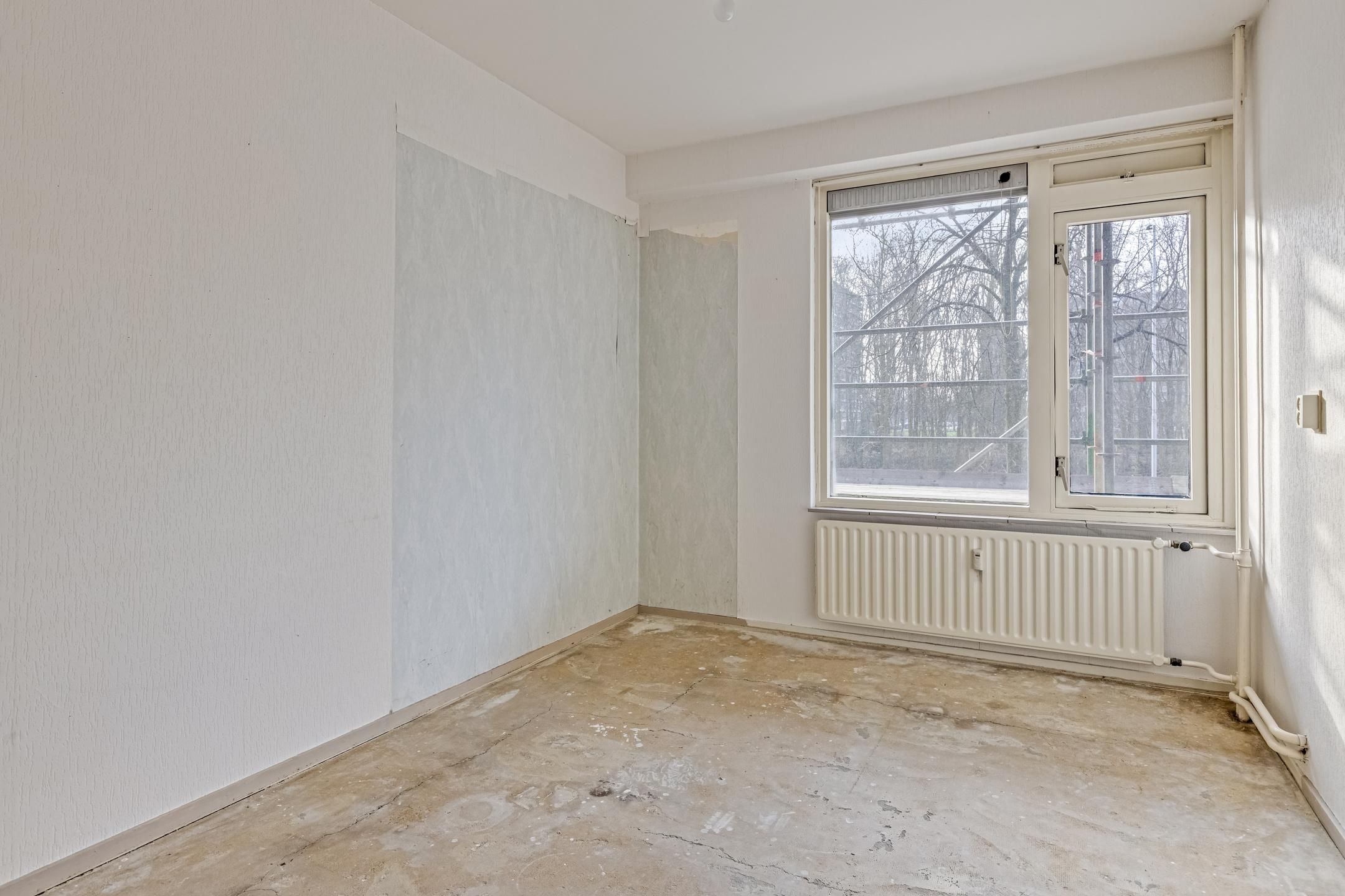 Photo 24 of Edmond Hellenraadstraat 40