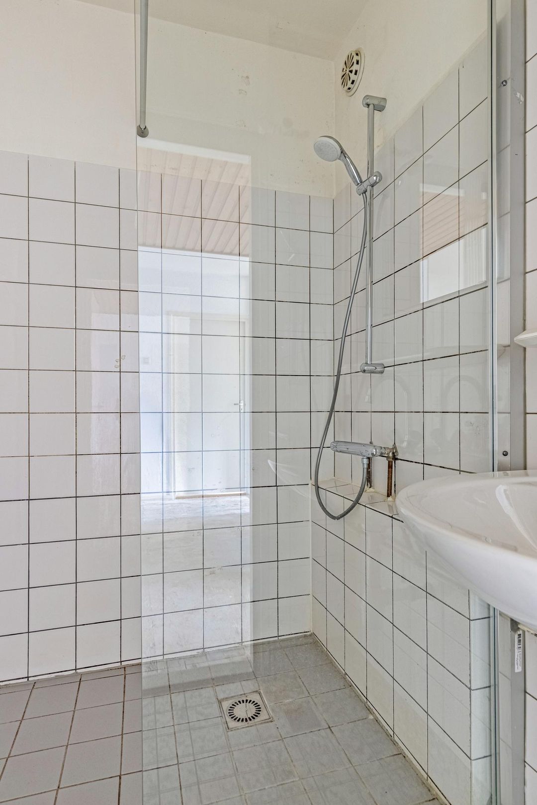 Photo 26 of Edmond Hellenraadstraat 40