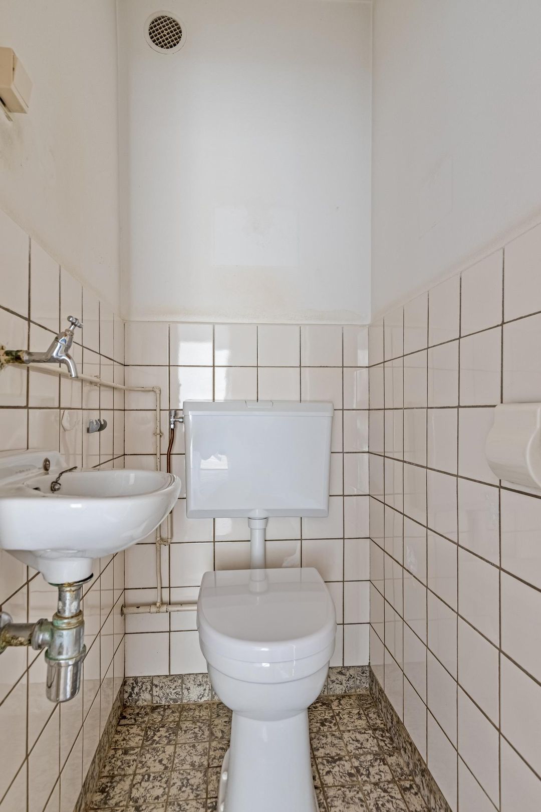 Photo 28 of Edmond Hellenraadstraat 40