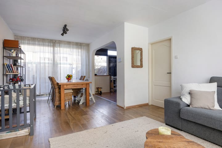 Photo 2 of Bernhardstraat 46