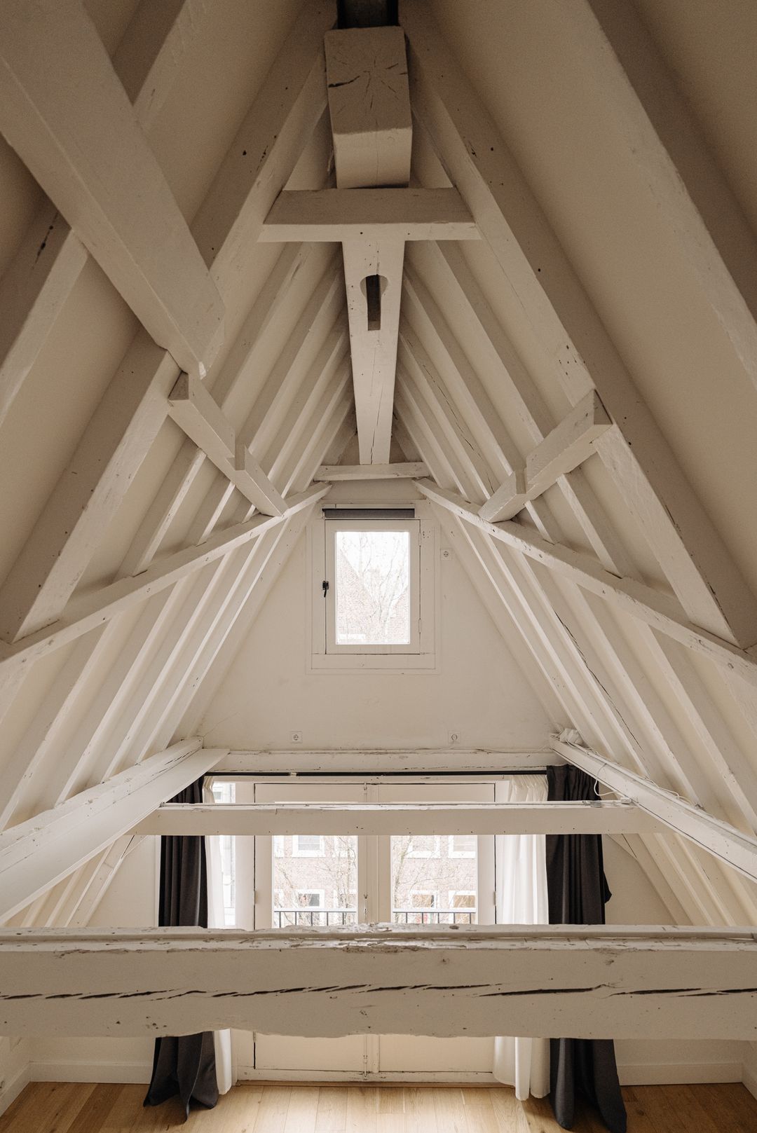 Foto 28 van Oudezijds Achterburgwal 14-D