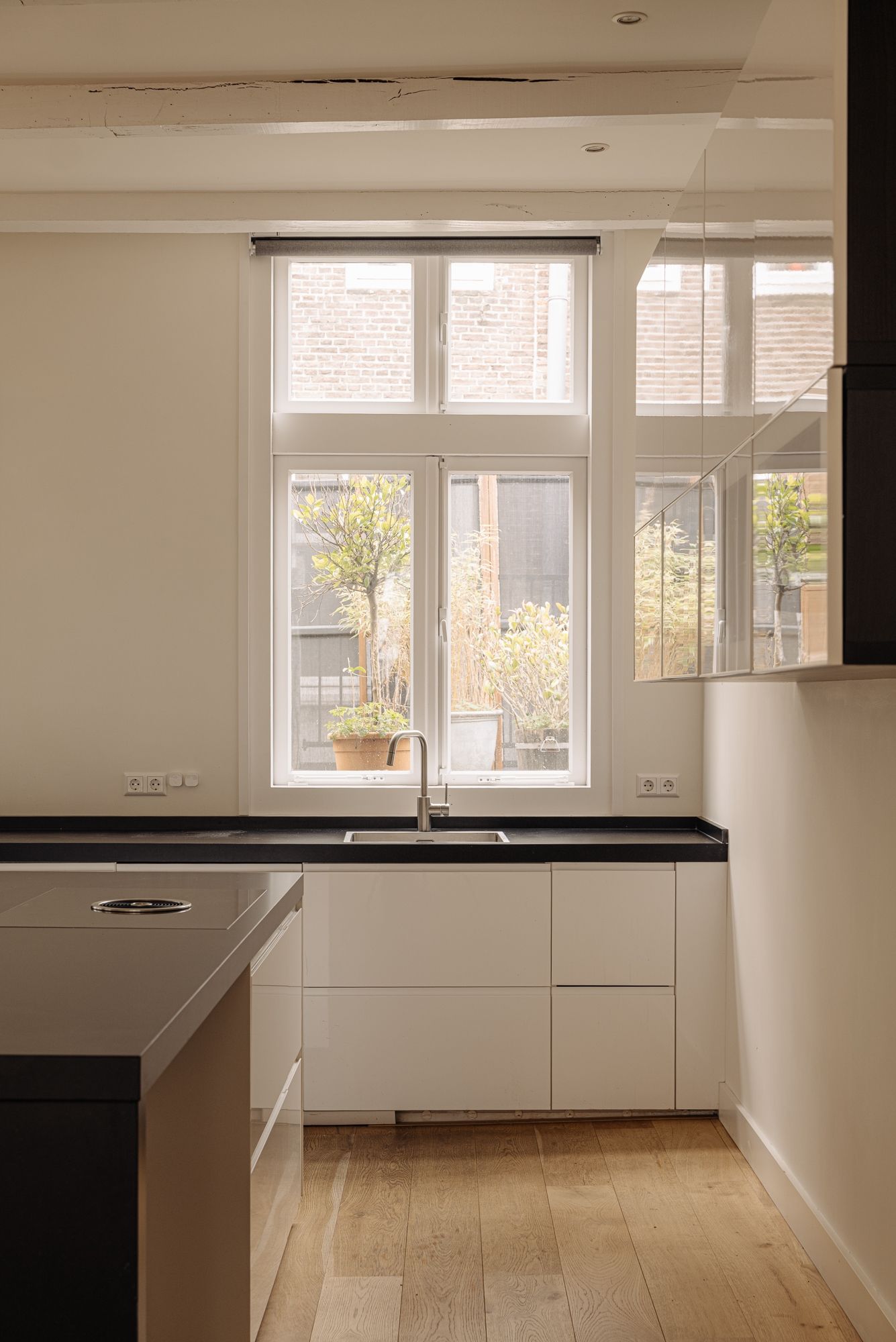 Foto 15 van Oudezijds Achterburgwal 14-D