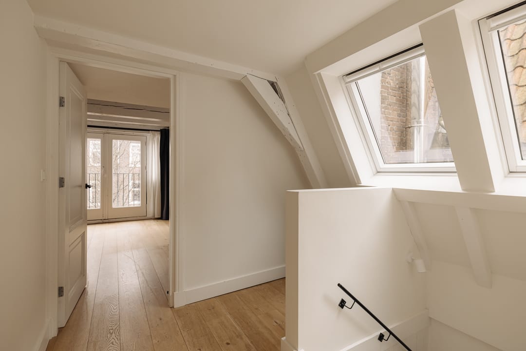 Foto 16 van Oudezijds Achterburgwal 14-D