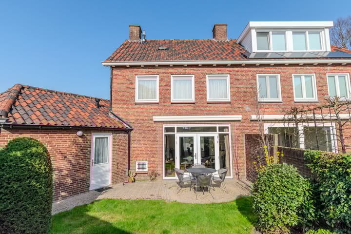 Photo 3 of Emmastraat 16