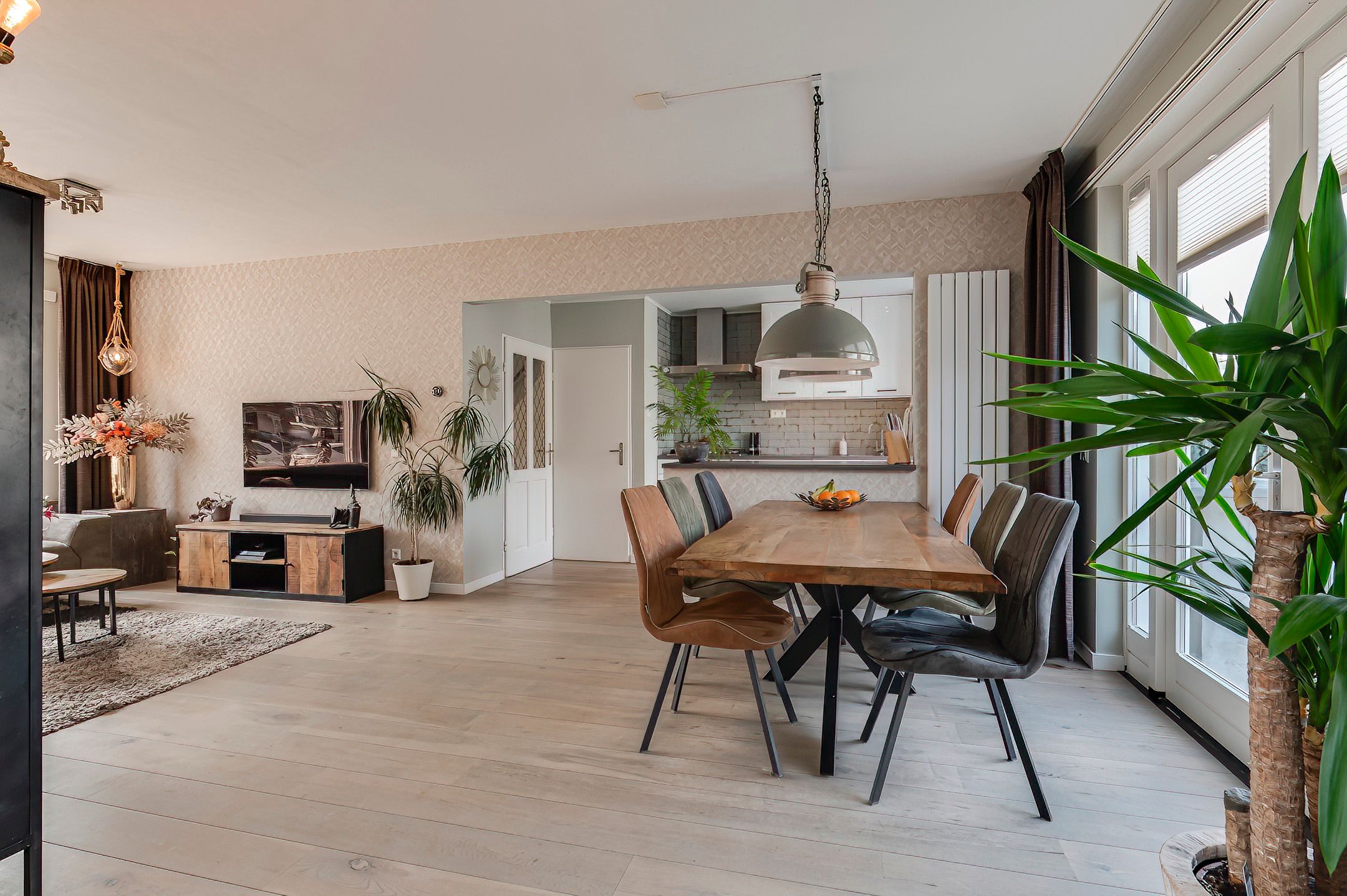 Photo 9 of van Limburg Stirumstraat 46