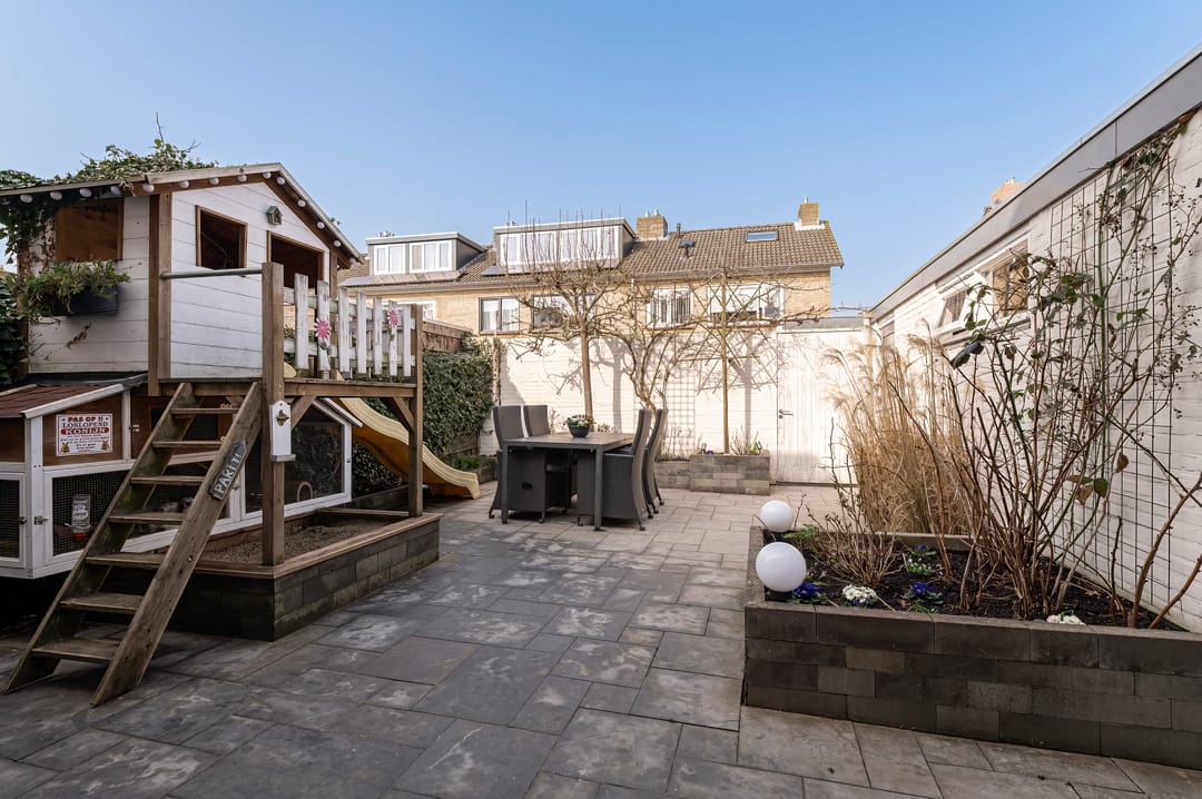 Photo 17 of van Limburg Stirumstraat 46