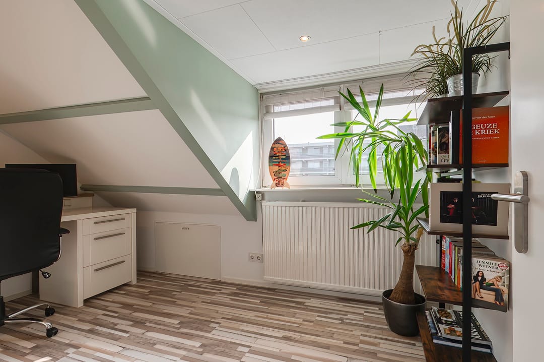 Photo 41 of van Limburg Stirumstraat 46