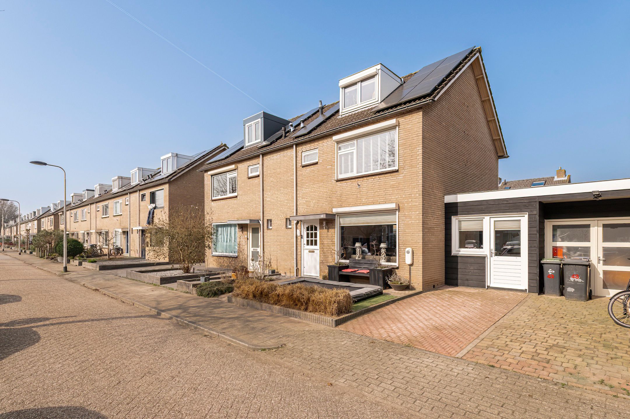 Photo 45 of van Limburg Stirumstraat 46