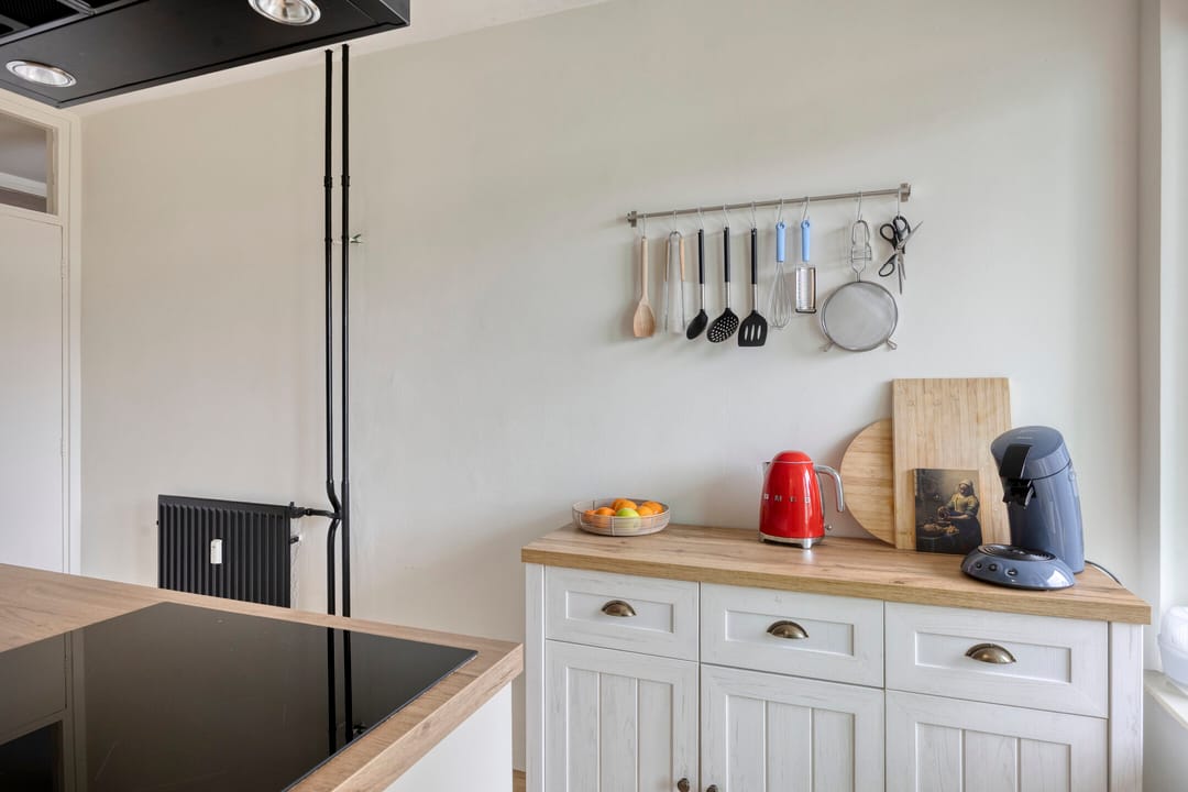 Well-Maintained and Modernized 4-Room Apartment with 2 Balconies and Storage in Leiden — 12