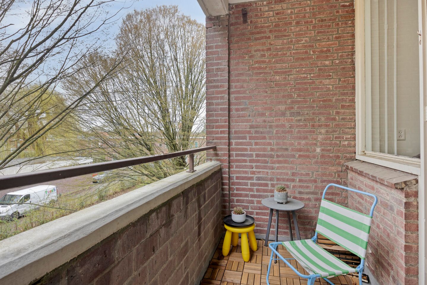 Well-Maintained and Modernized 4-Room Apartment with 2 Balconies and Storage in Leiden — 19