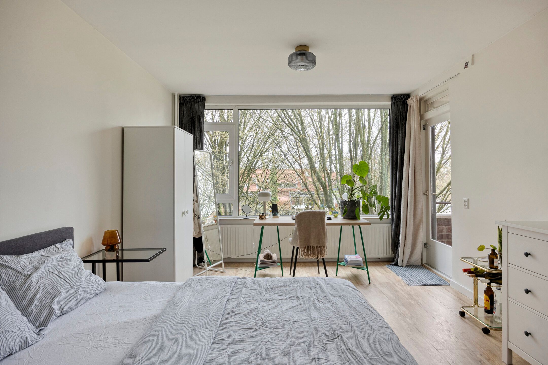 Well-Maintained and Modernized 4-Room Apartment with 2 Balconies and Storage in Leiden — 20